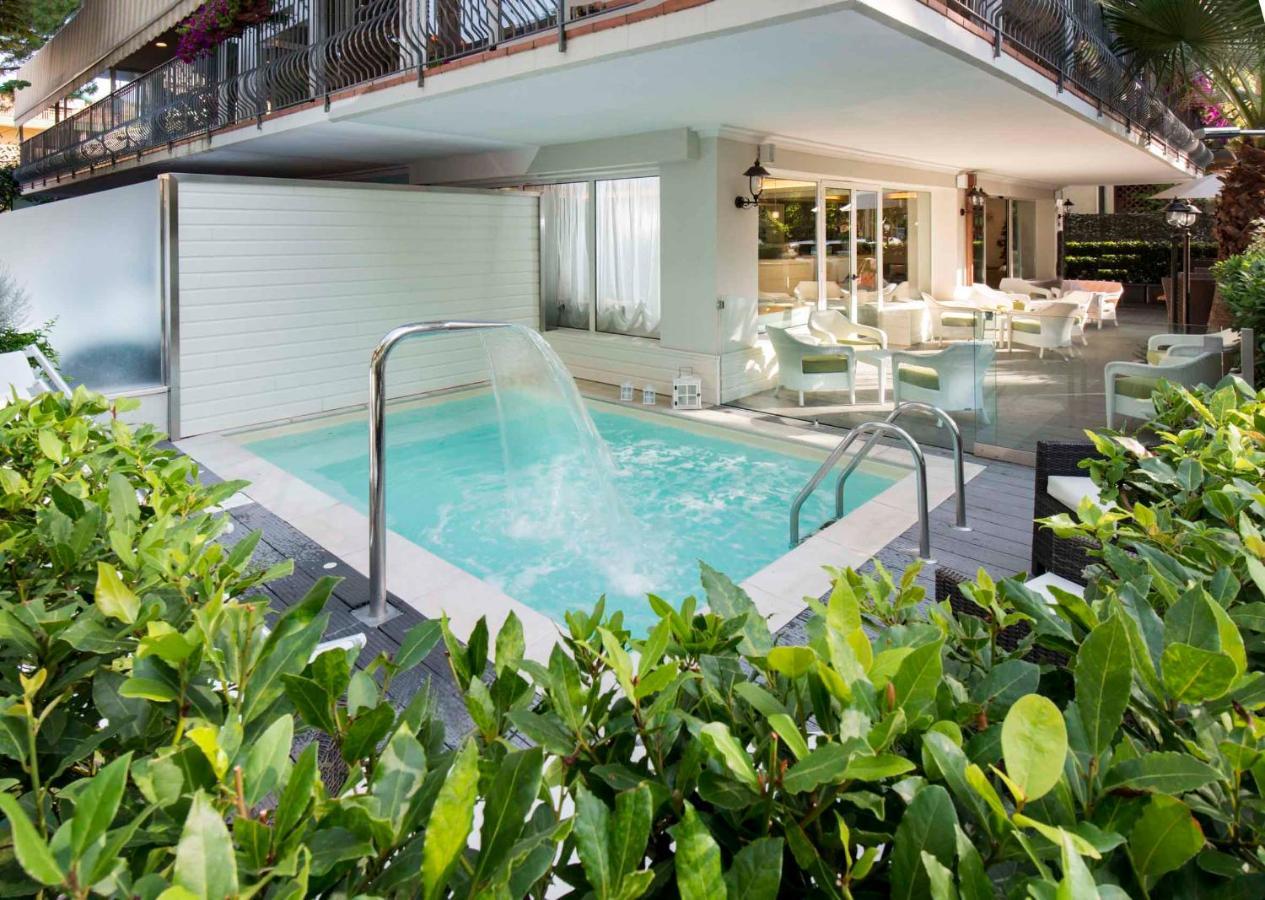 Atlas Hotel Riccione Esterno foto