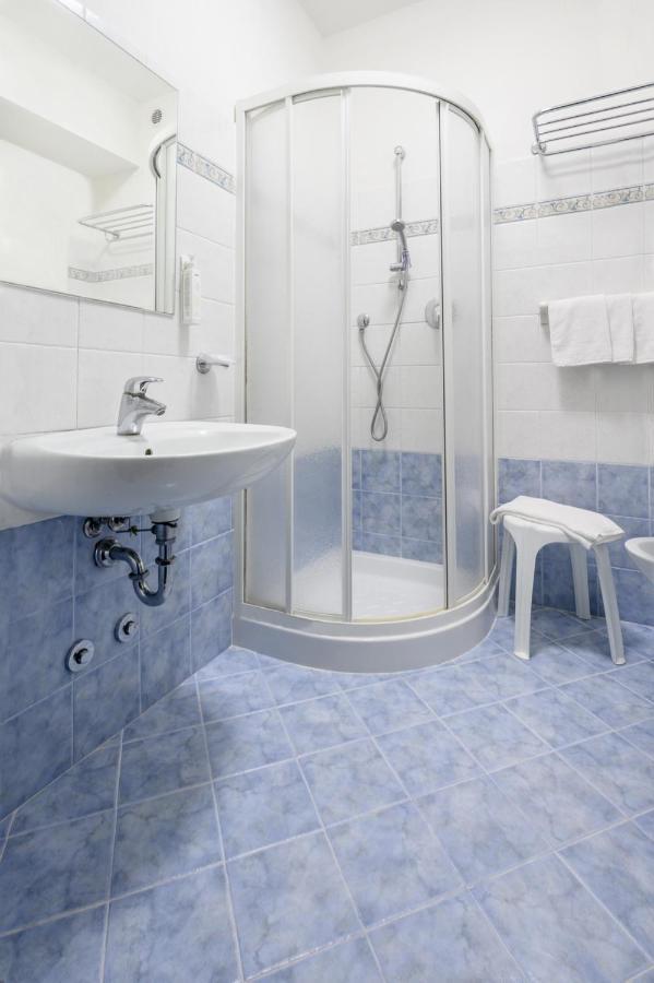 Atlas Hotel Riccione Esterno foto