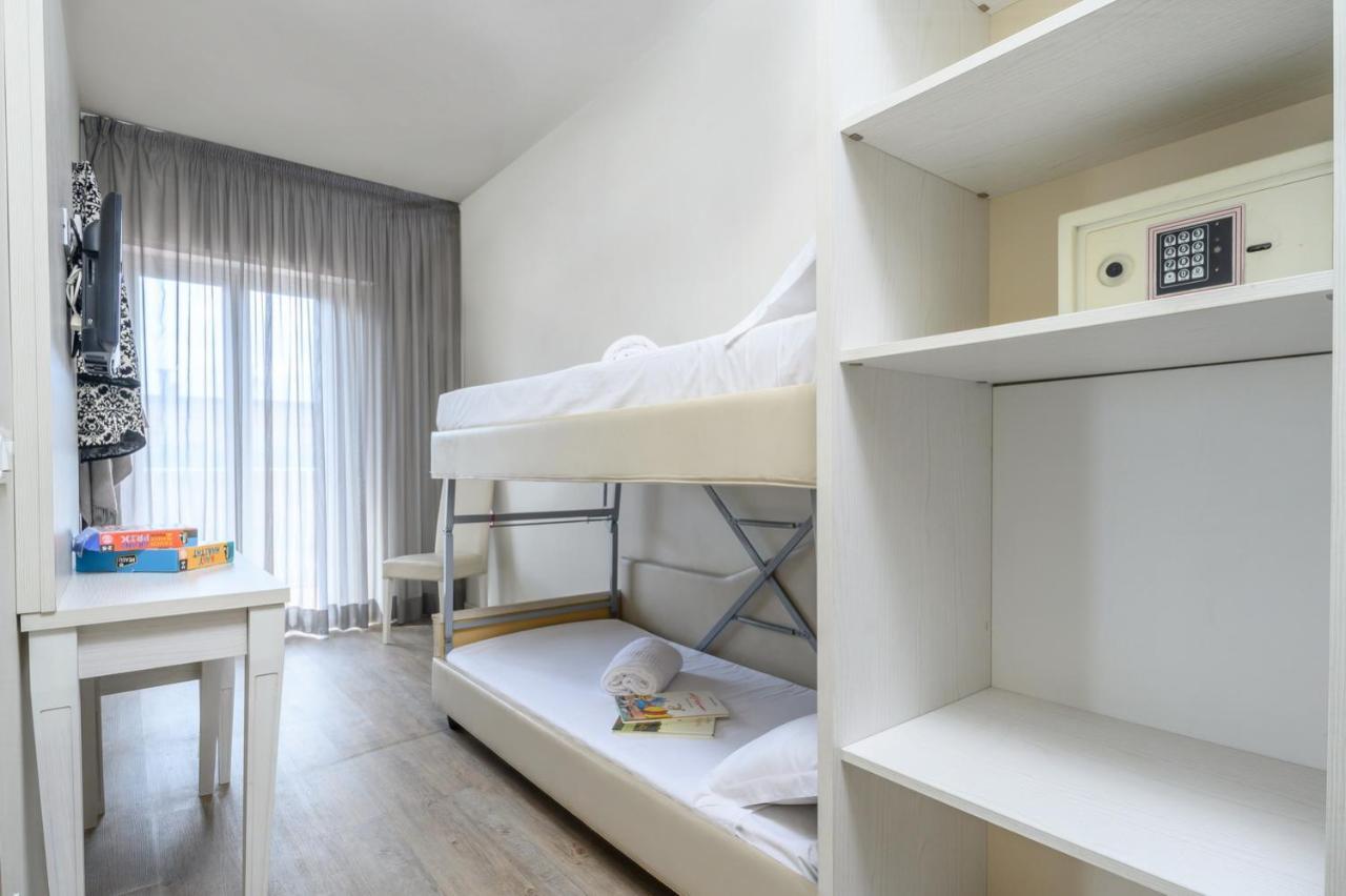 Atlas Hotel Riccione Esterno foto