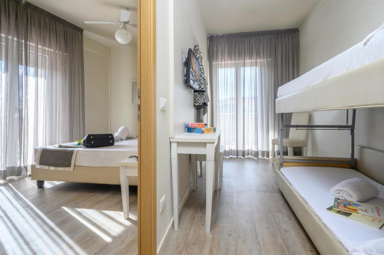 Atlas Hotel Riccione Esterno foto