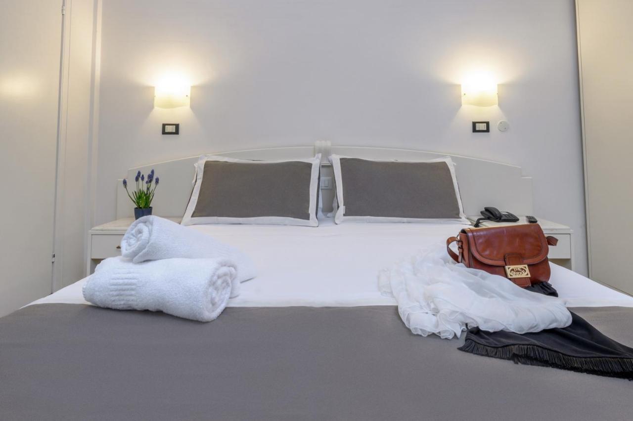 Atlas Hotel Riccione Esterno foto
