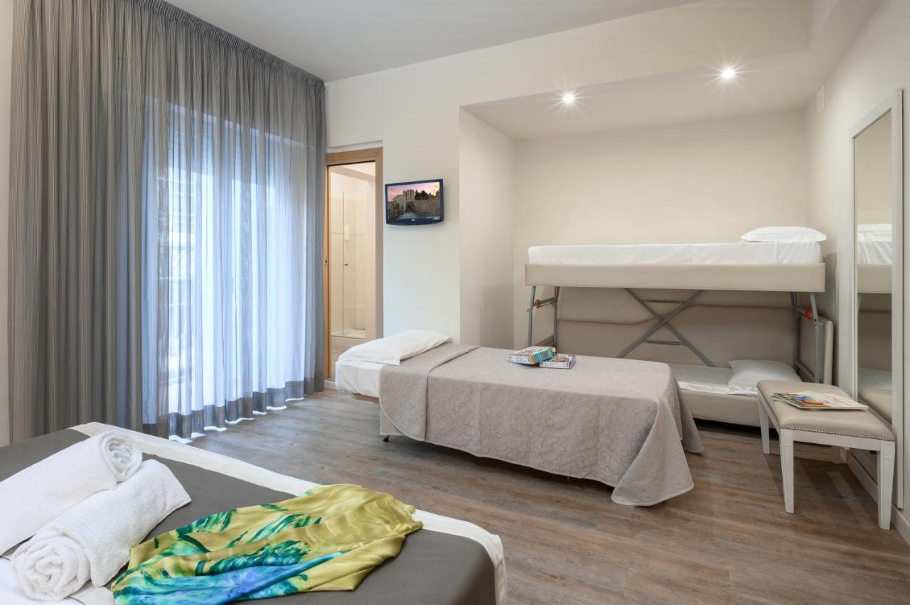 Atlas Hotel Riccione Esterno foto