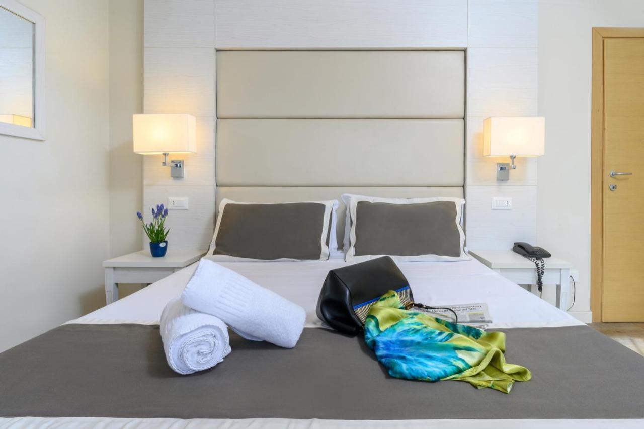 Atlas Hotel Riccione Esterno foto