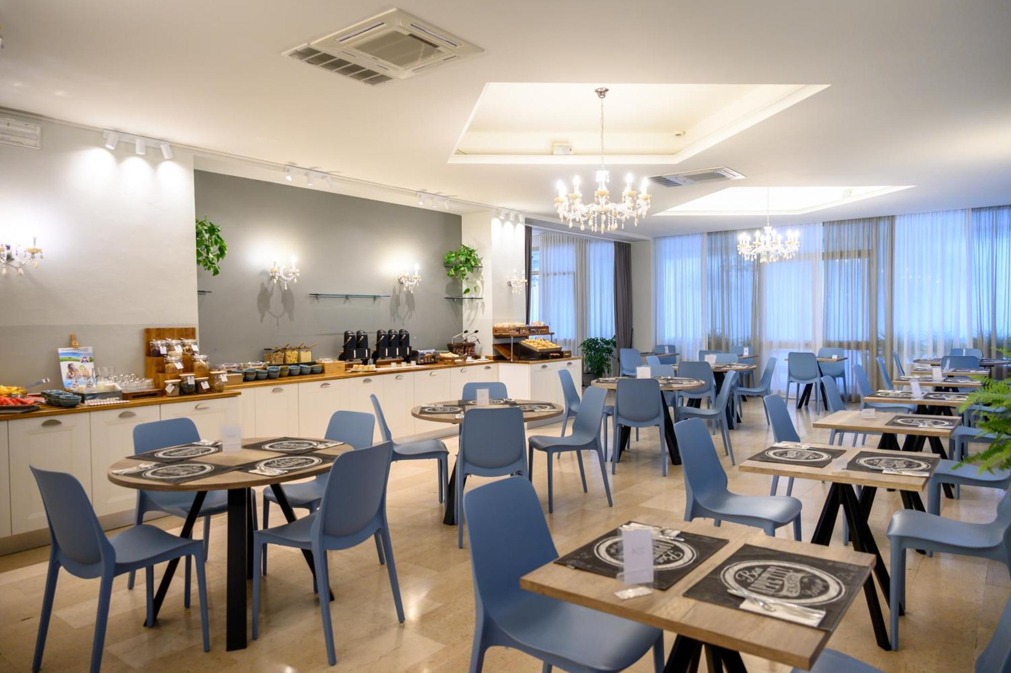Atlas Hotel Riccione Esterno foto