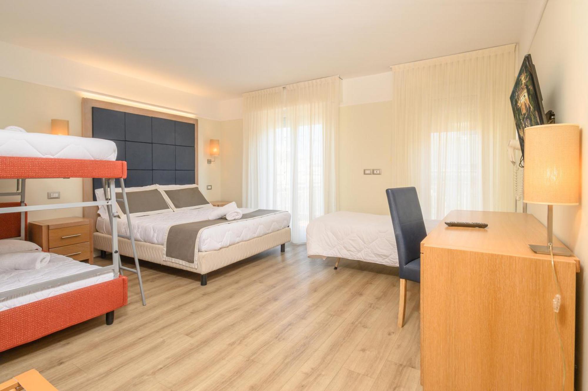 Atlas Hotel Riccione Esterno foto