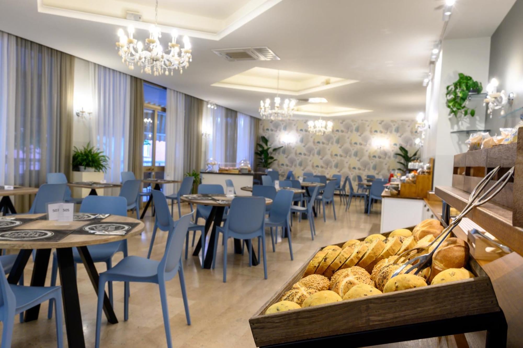 Atlas Hotel Riccione Esterno foto